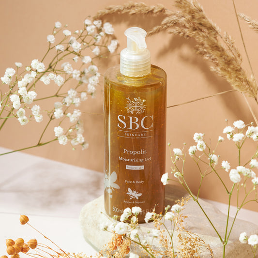 Propolis Moisturising Gel with dried flowers