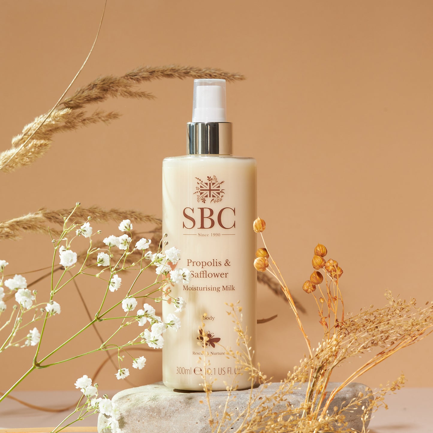 Propolis & Safflower Moisturising Milk with dried flowers